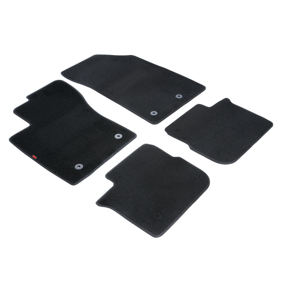 23240 - Set tappeti su misura in moquette - compatibile per Fiat Tipo 5p (05/16>09/20) - Fiat Tipo sw (09/16>09/20) - Fiat Tipo 5p (10/20>04/25) - Fiat Tipo Cross (10/20>) - Fiat Tipo sw (10/20>04/25)